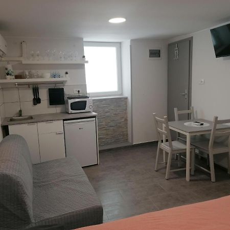 Apartment Dorina Piran Bagian luar foto