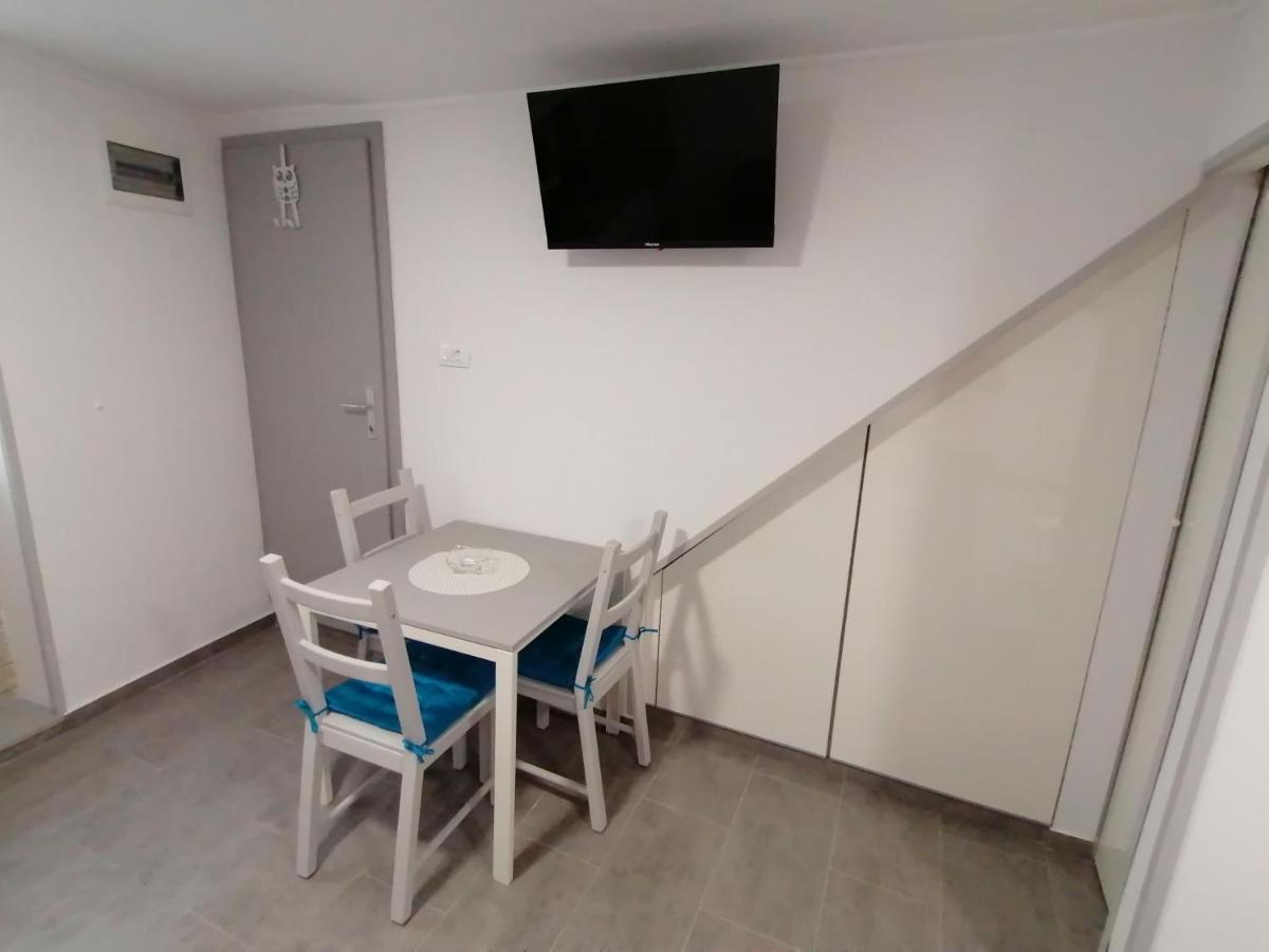 Apartment Dorina Piran Bagian luar foto